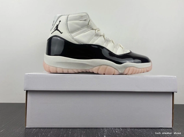 Rep LUCY Jordan Neapolitan Air 11 AR0715-101 WMNS 0814